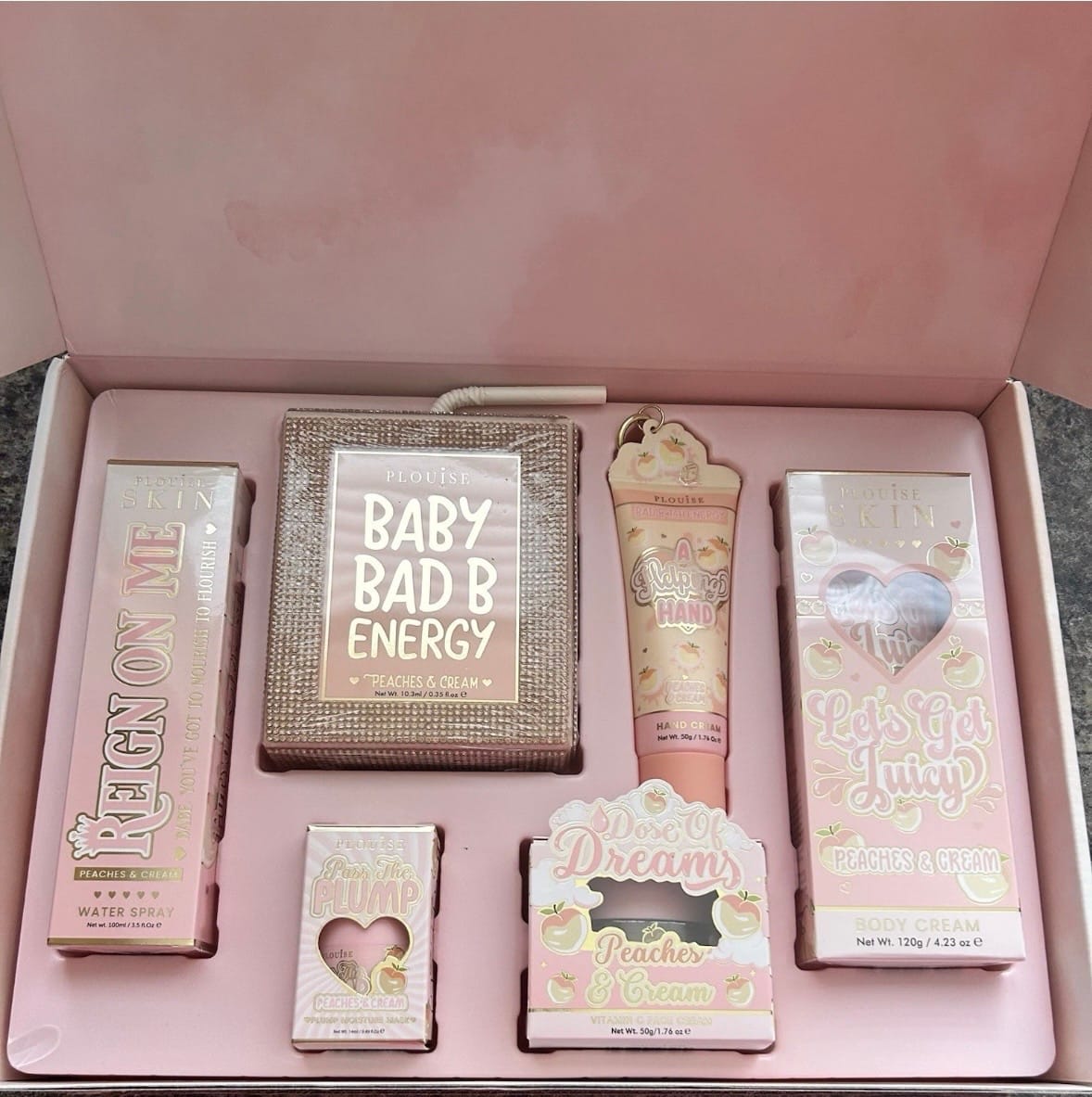 Reseña de la foto del cliente de Budget Box (suscripción mensual) Fecha de inicio mayo
