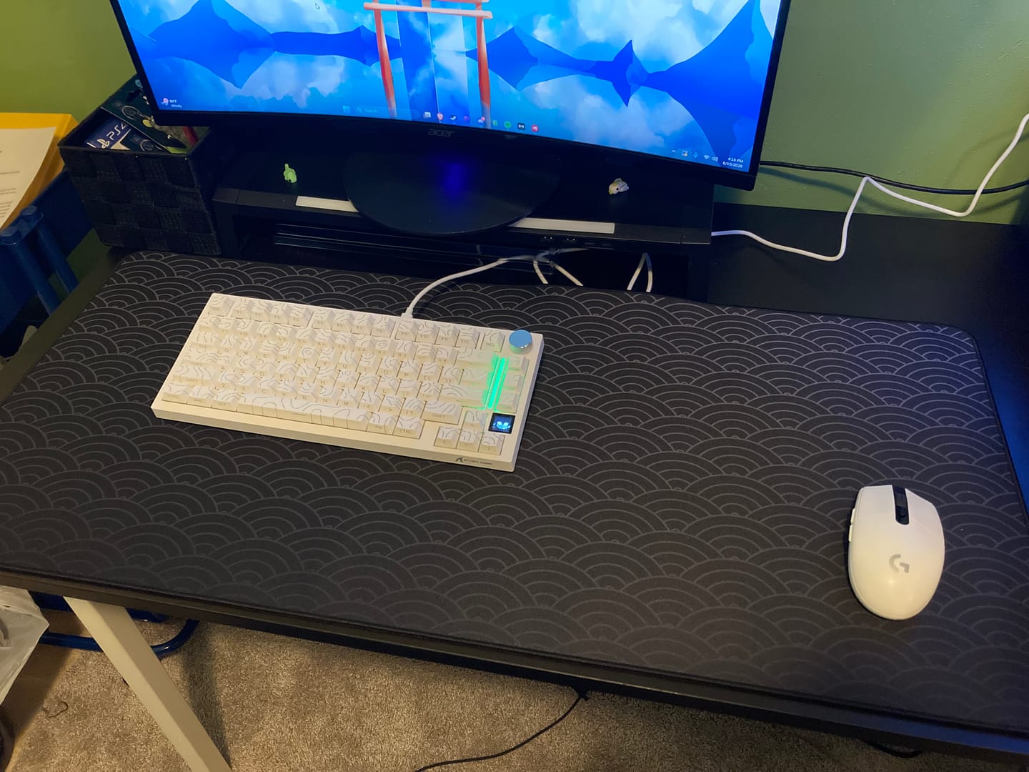 Customer photo review of Japanese Cloud Black | Mousepad
