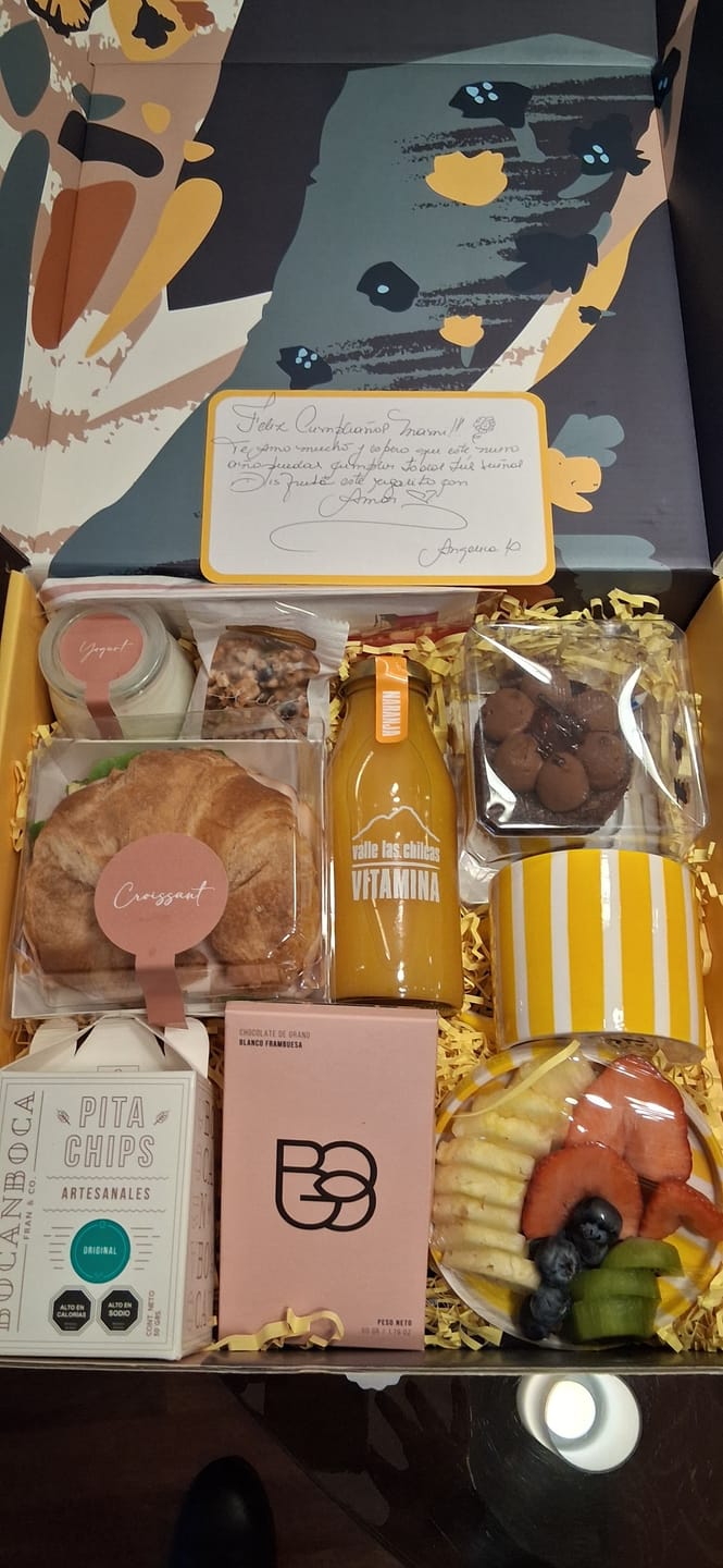 Customer photo review of Box Feliz Cumpleaños