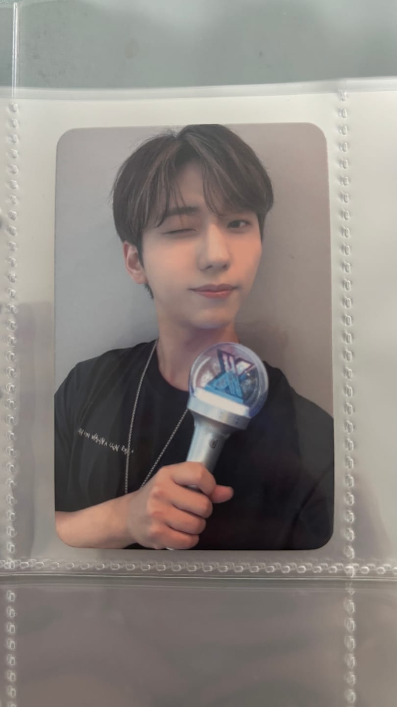 Customer photo review of K-POP BLIND RANDOM PHOTOCARD