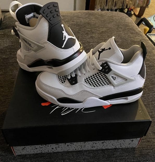 Customer photo review of JORDAN 4 x MILITARY BLACK