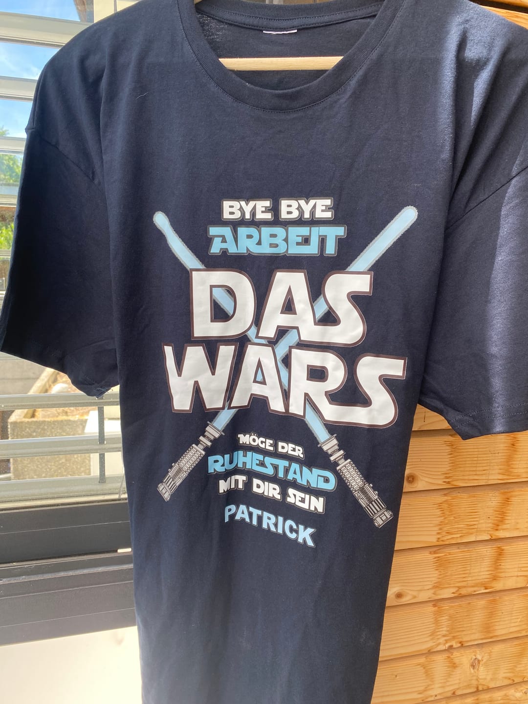 Customer photo review of Möge der Ruhestand mit dir sein - Personalisiertes T-Shirt zur Rente für Sci Fi Fans
