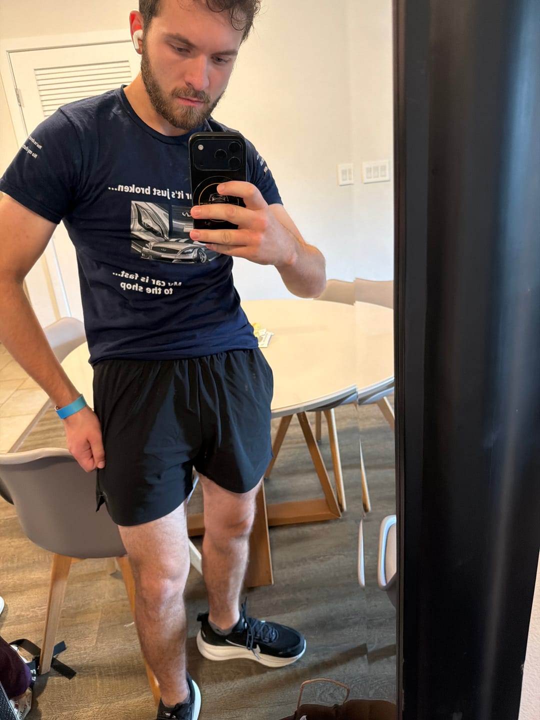 Customer photo review of Essential Shorts 5" Inseam