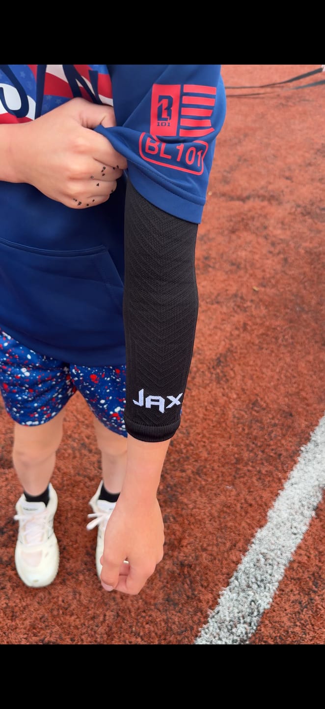 Customer photo review of Jax | Restore Recovery Premium Arm Sleeve - Black