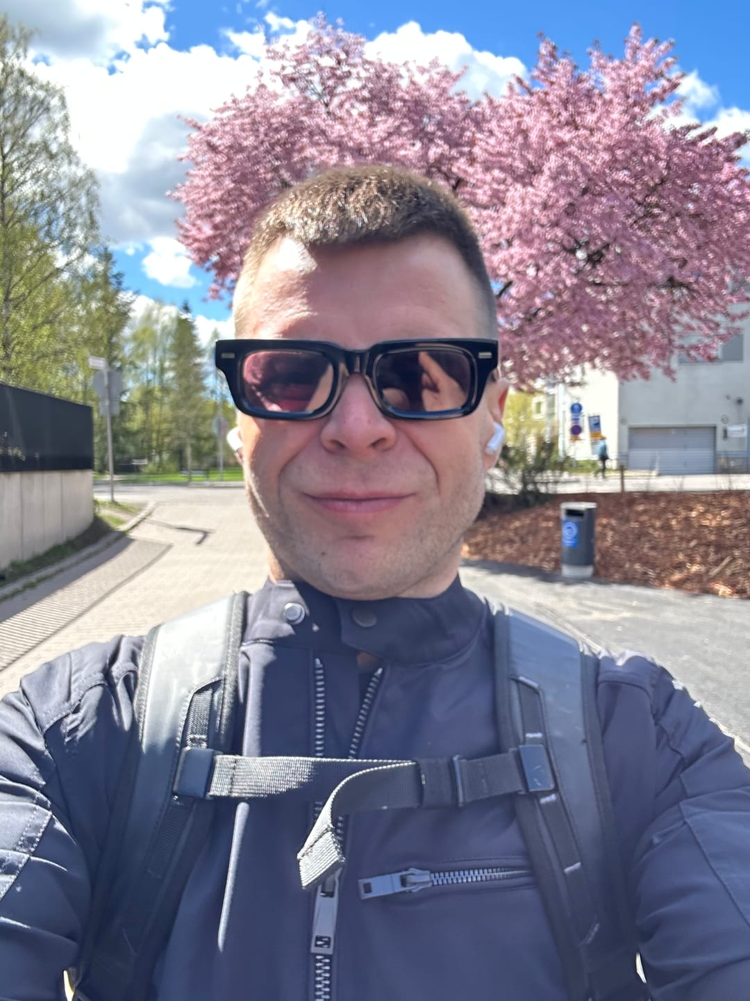 Customer photo review of WELCOME TO COLOMBIA - Gloss Black / Cola Photochromic (VOL.II)