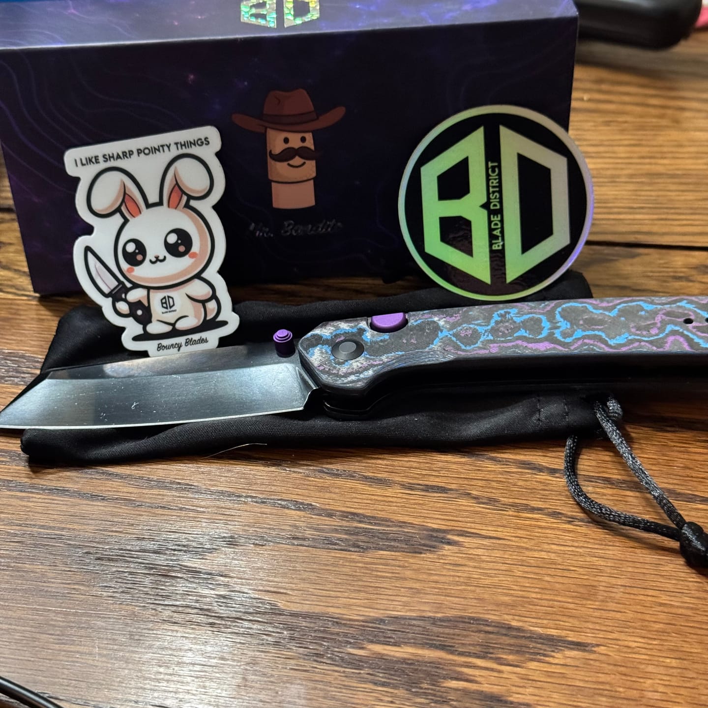 Customer photo review of Kizer Madrac Button Liner Lock Camo Carbon Mirror DLC S45VN BLADE DISTRICT EXCLUSIVE