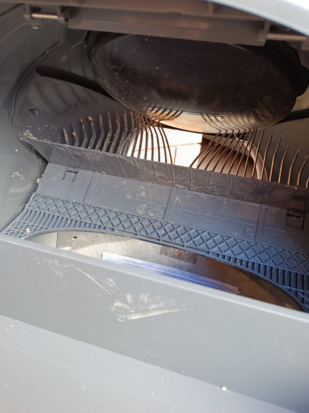 Customer photo review of AutoClean Max Automatic Self Cleaning Cat Litter Box