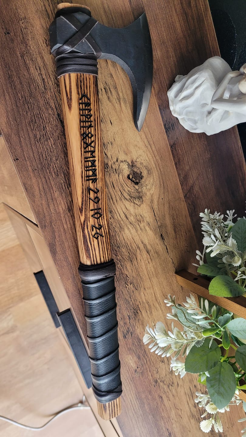 Customer photo review of Old Ragnar Axe