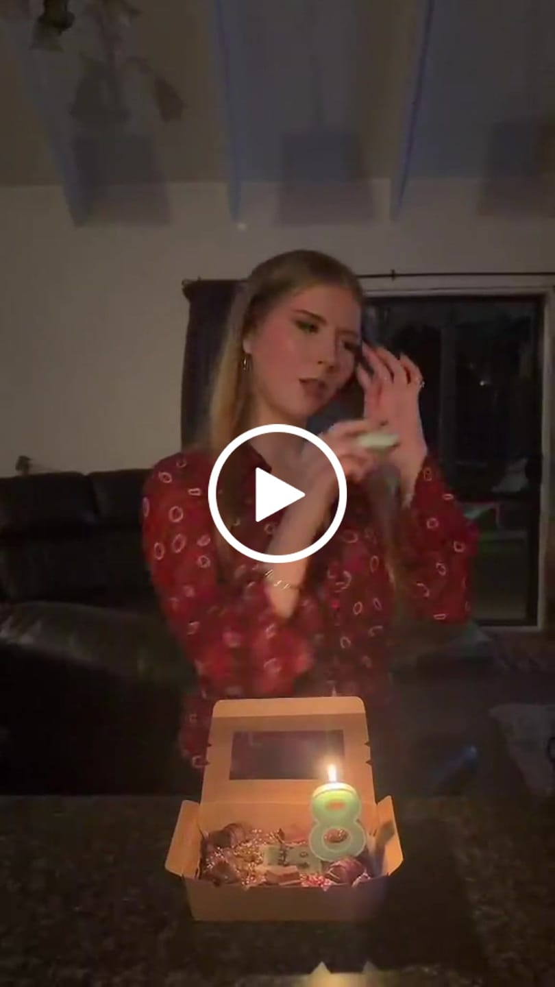Customer video review of Mini birthday brownie