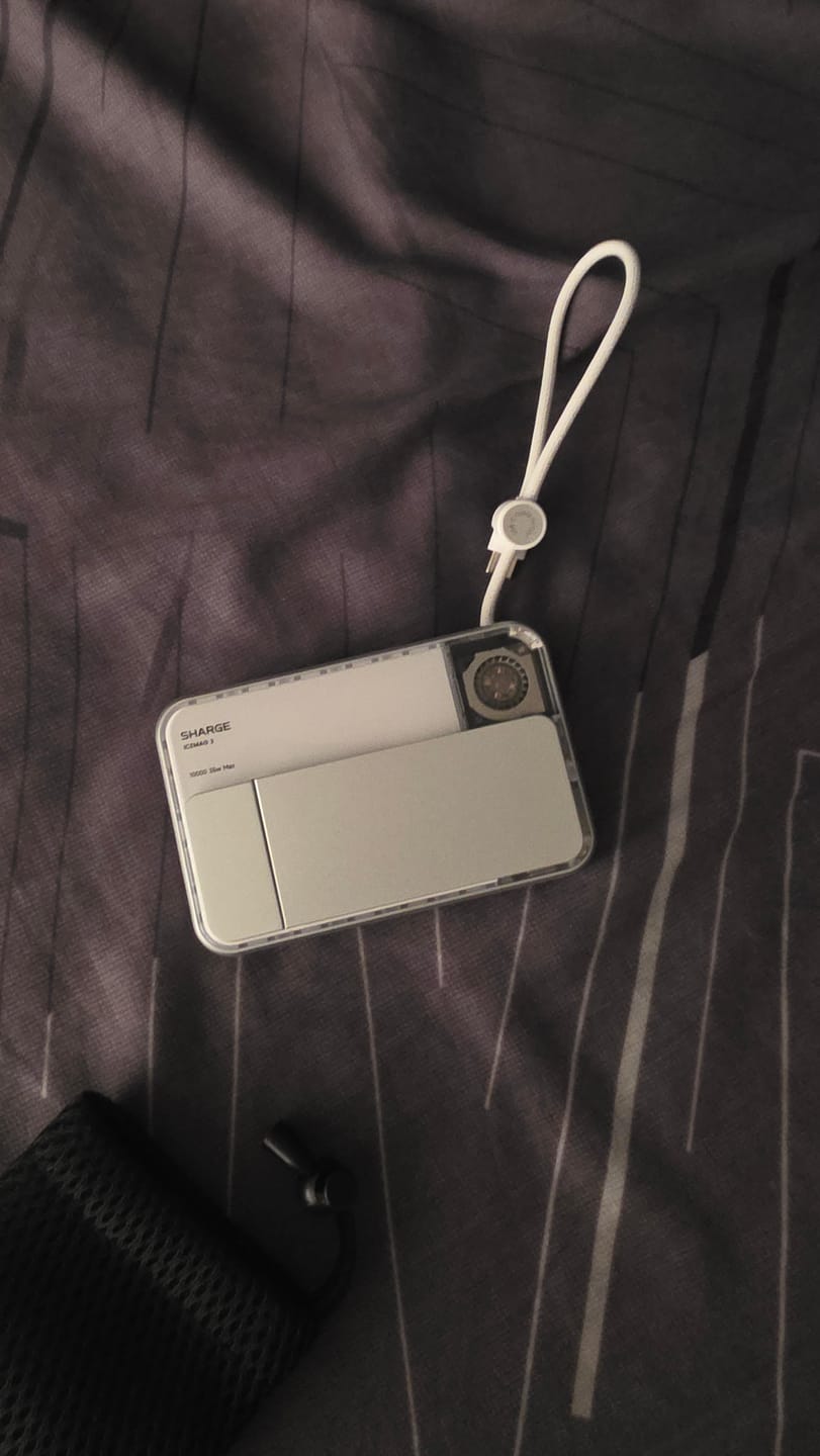 Customer photo review of Sharge ICEMAG 3 (10,000mAh 3A 35W Qi2 Wireless)