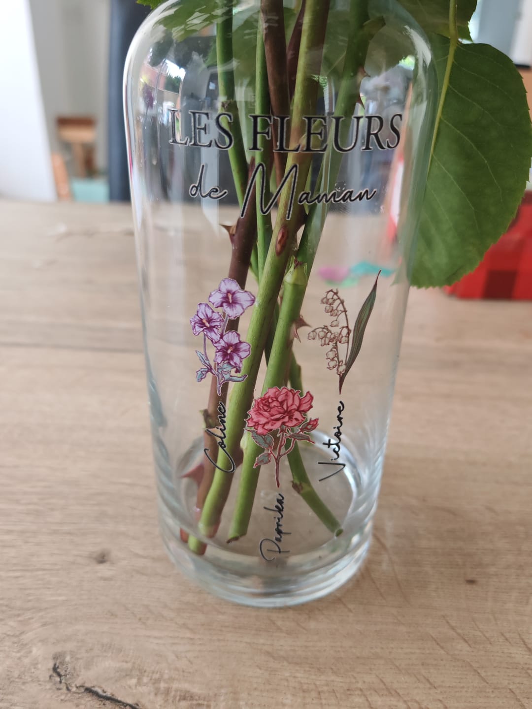 Customer photo review of Toujours en fleur – Vase personnalisé en verre avec fleurs et prénoms pour parents et grands-parents