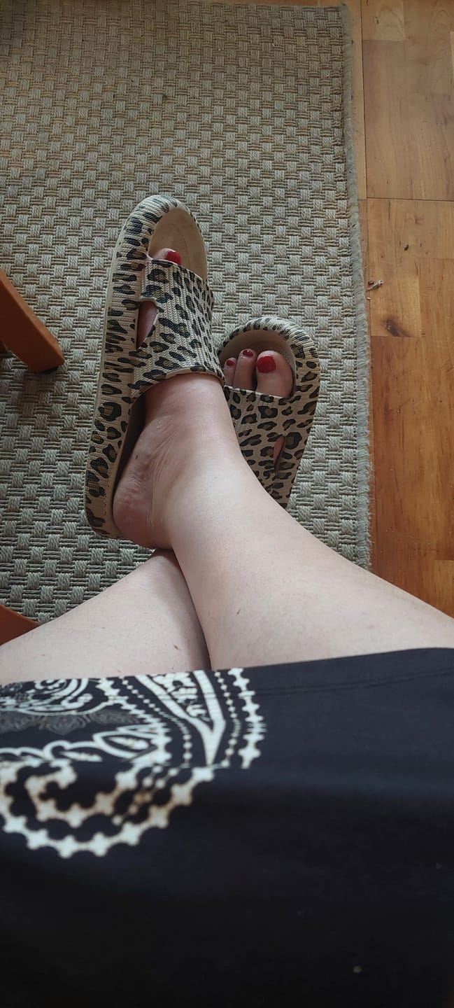 Customer photo review of HappyFlops Original