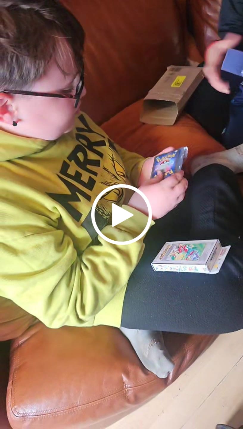 Customer video review of Pokemon TCG 30th Anniversary Celebration Box - Simplified Chinese