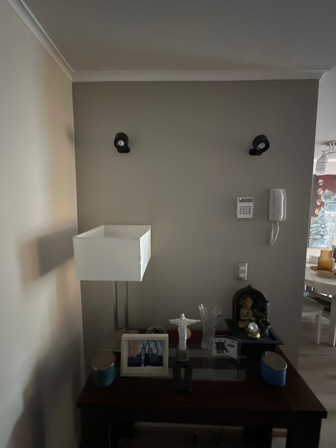 Customer photo review of Lámpara de Velador Bidireccional 360° - USB Recargable - Control Remoto