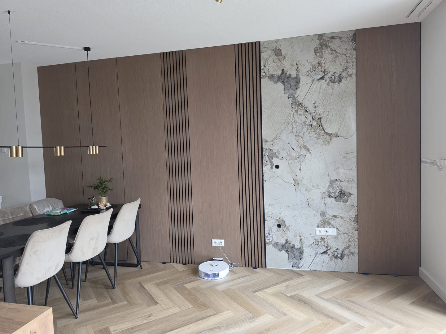 Customer photo review of Akoestische panelen  270 x 60 x 2.2 cm - Eiken Mokka