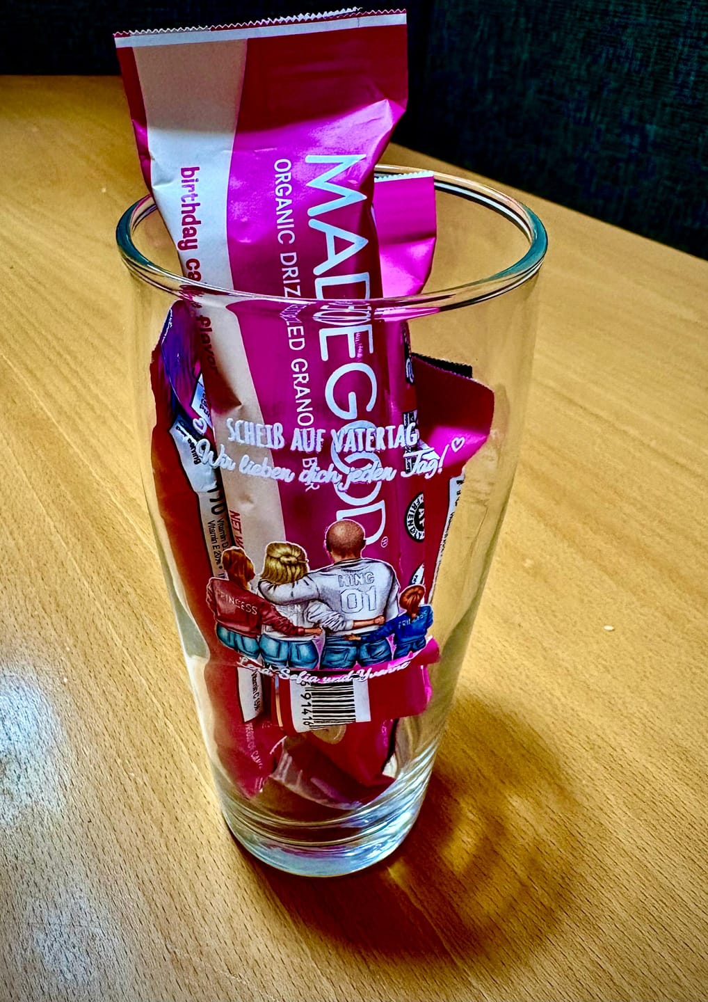 Customer photo review of Jeden Tag – Personalisiertes Bierglas für Papa zum Vatertag
