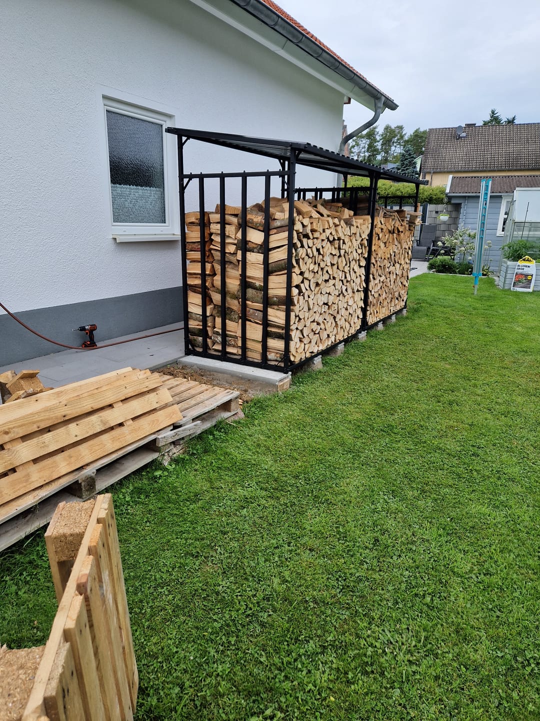 Customer photo review of Gartenzeit® Premium Kaminholzregal für den Außenbereich – XXL, extra stabil & wetterfest