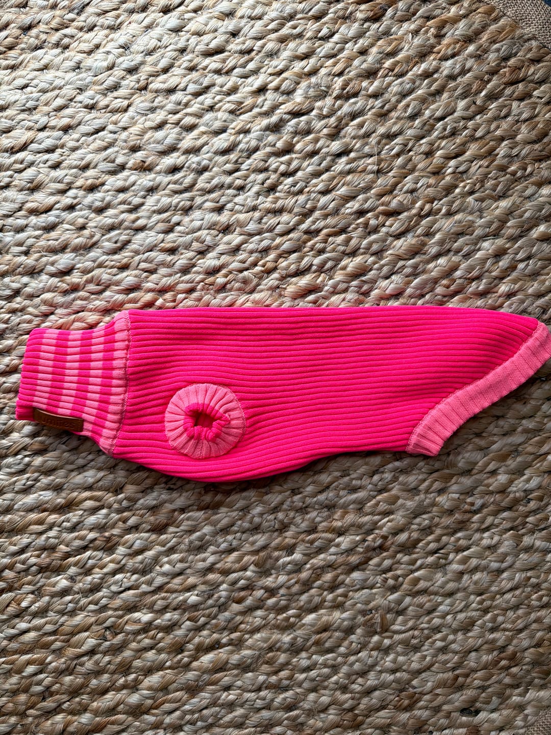 Customer photo review of THE GLOW JUMPER 2.0 - Neon Hundepullover - (Pink Parade)
