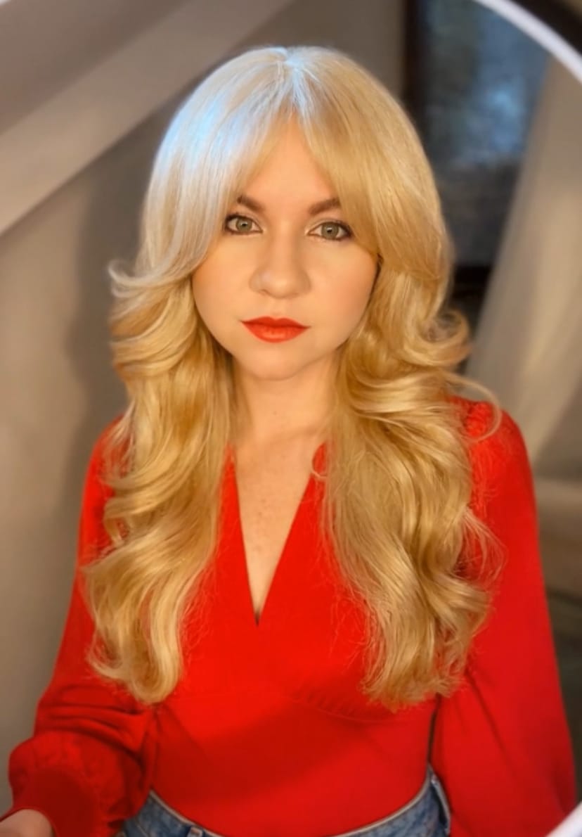 Customer photo review of Shake N Go Snatched Full Wig - ELARA