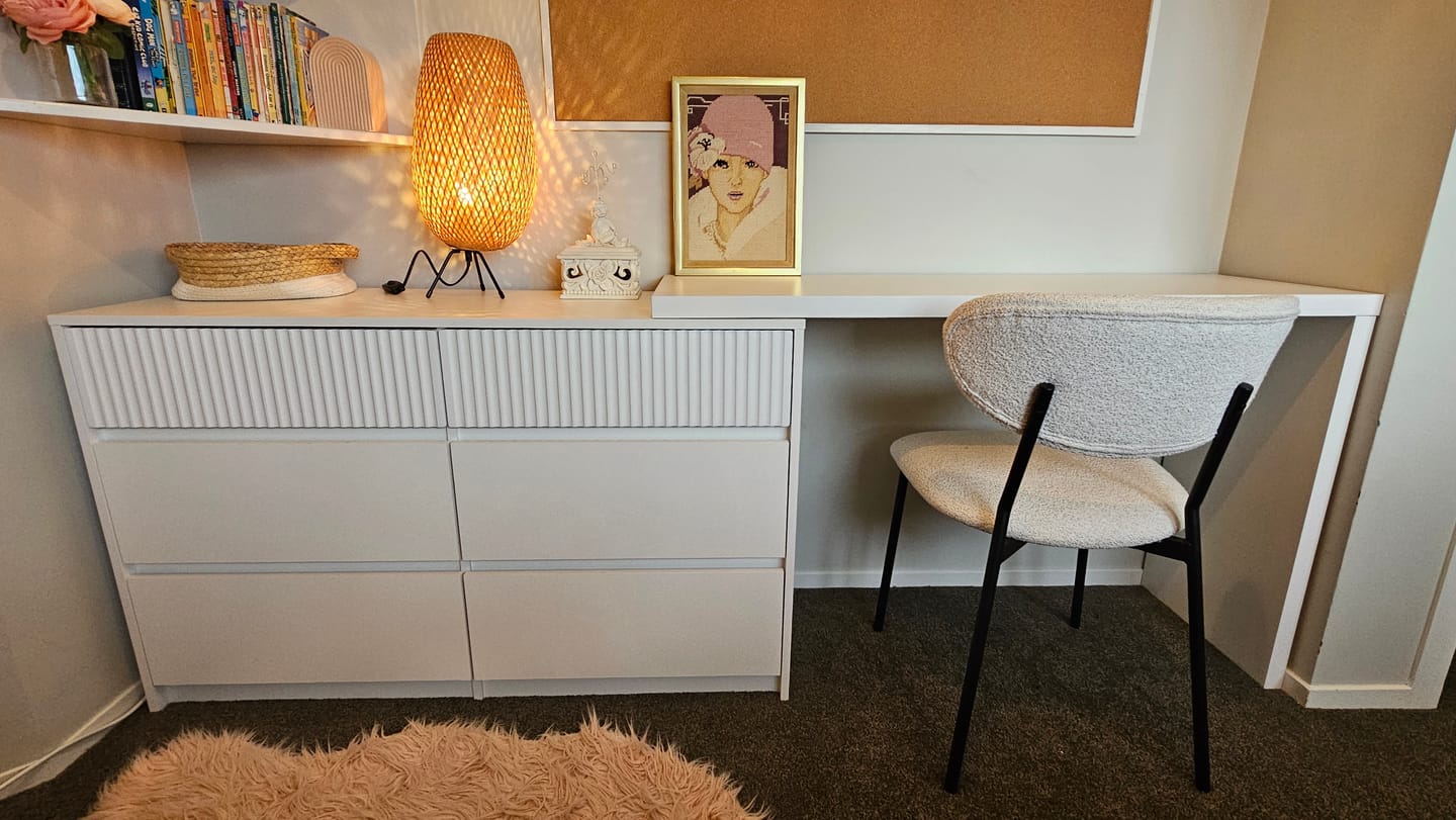 Customer photo review of Nola Floating Dressing Table with Chest of 6 Drawers