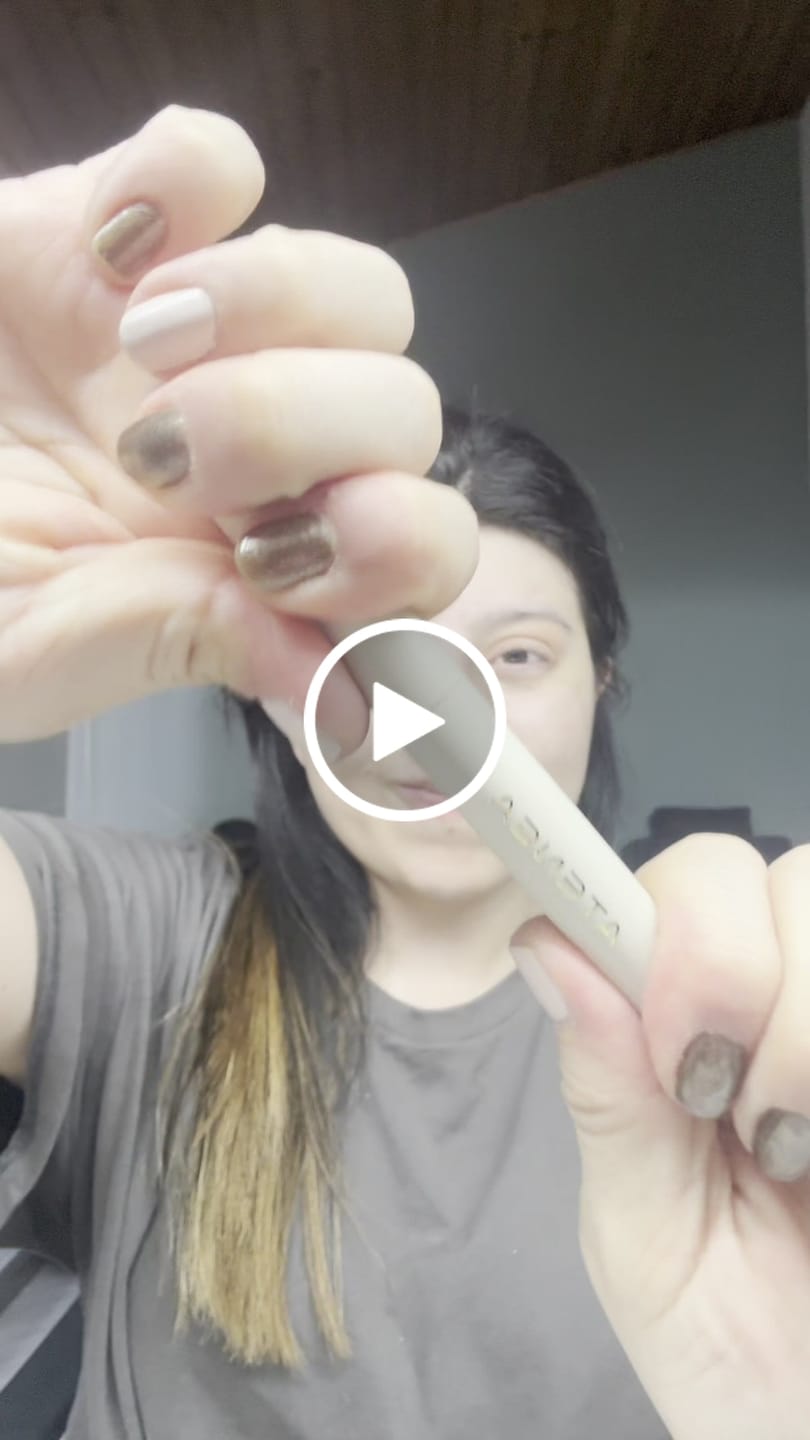 Customer video review of SOMBRAS CREMOSAS MATE EN BARRA