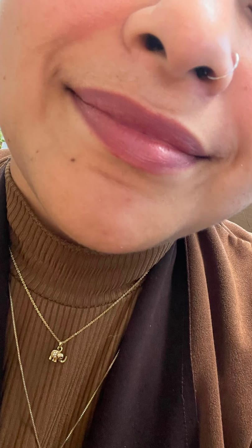 Customer photo review of Blush Stick Red Mocha Vizzela + La's