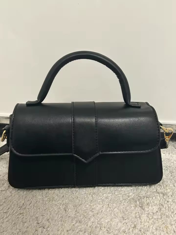 Customer photo review of AMA - Petit Sac à Main en Cuir Lisse
