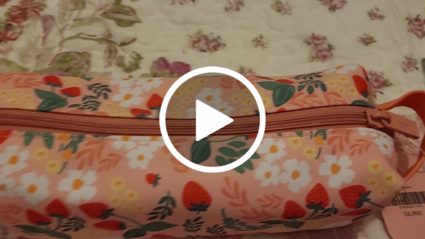 Customer video review of Estuche Frutillas