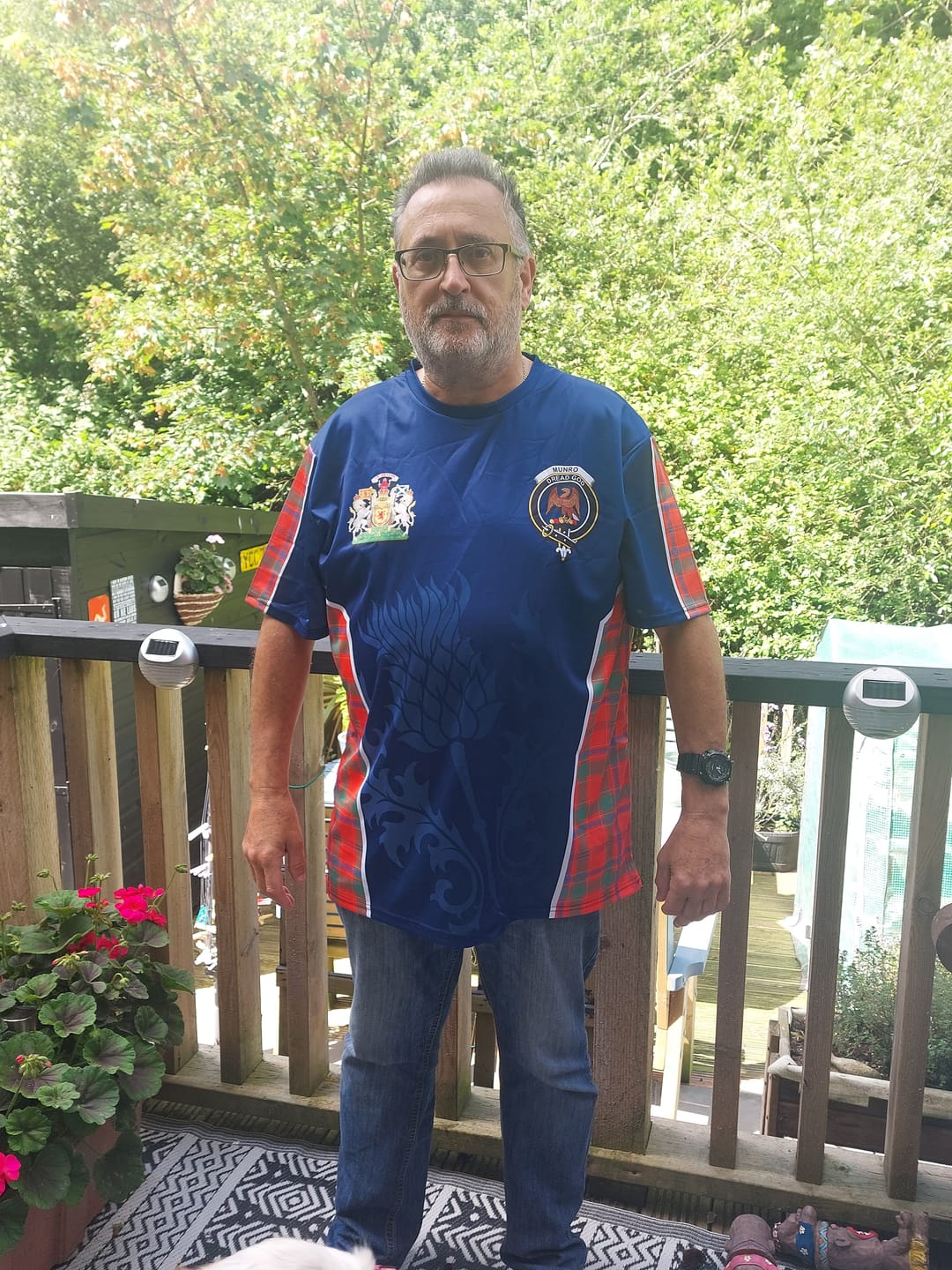 Customer photo review of Munro (Monroe) Tartan T-Shirt with Family Crest and Scottish Thistle Vibes Sport Style