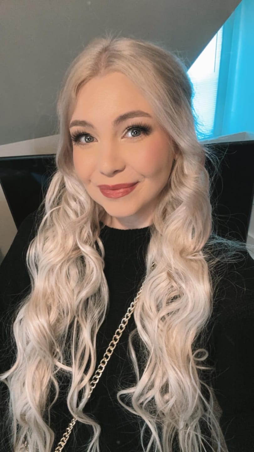 Customer photo review of Good Virgin Machine Weft Brazilian 100% Human Hair Sew In Bundles White Blonde (#1000)