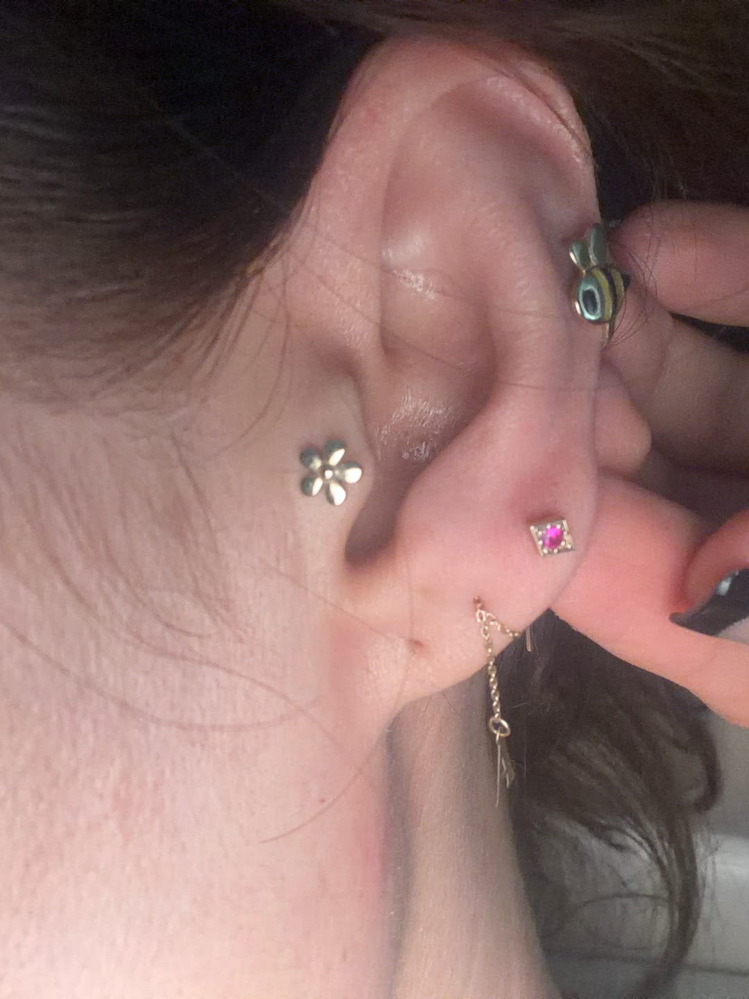 Customer photo review of Karo Kırmızı Taşlı Altın Piercing