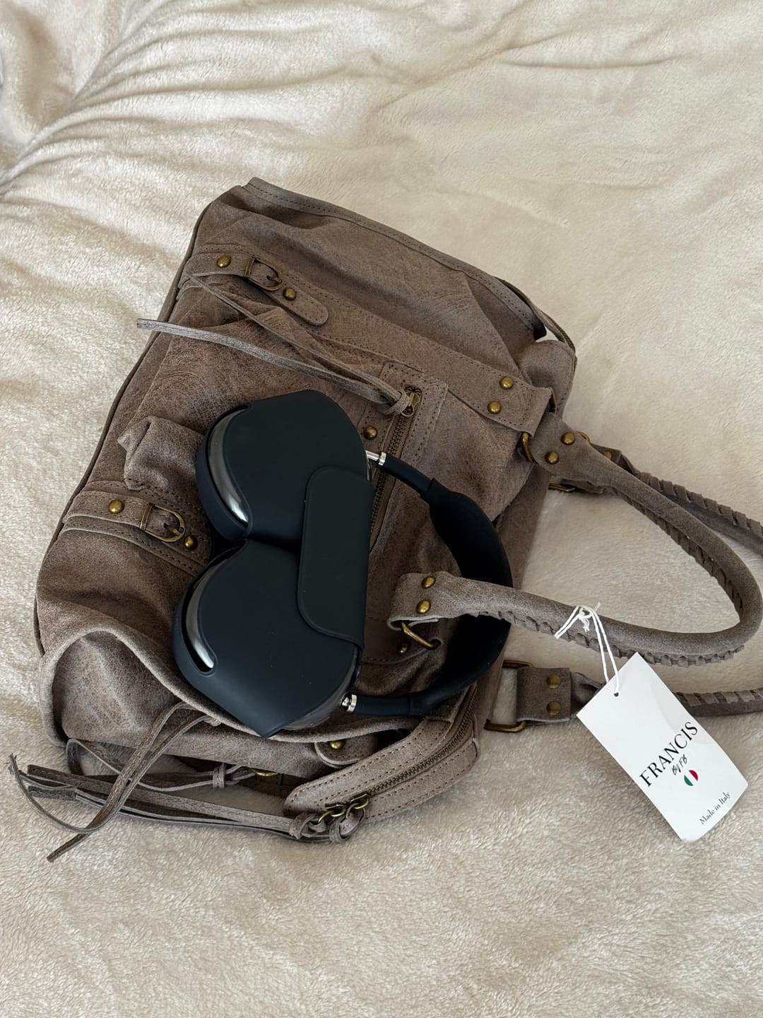 Customer photo review of It girl bag taupe