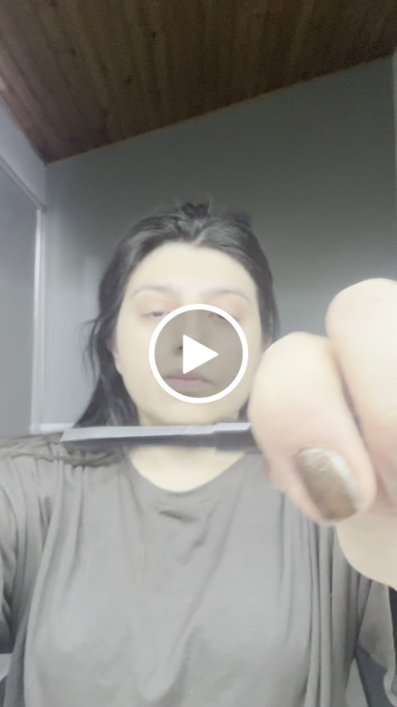 Customer video review of DELINEADOR DE CEJAS 1ST SCENE