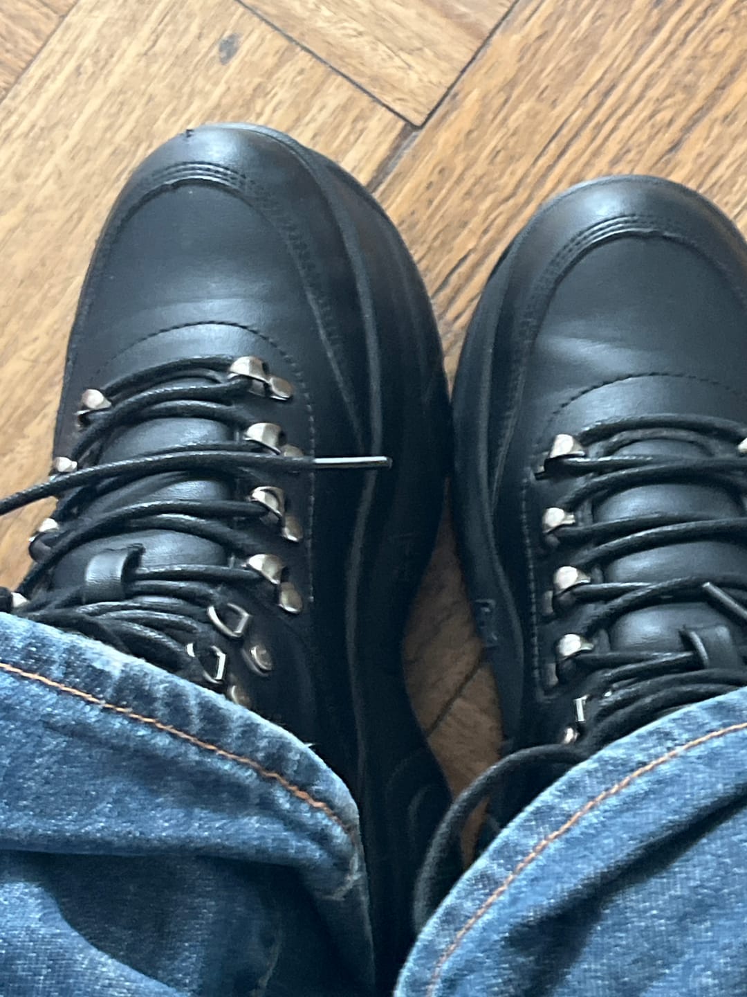 Customer photo review of Zapatilla Negra Mujer 97244