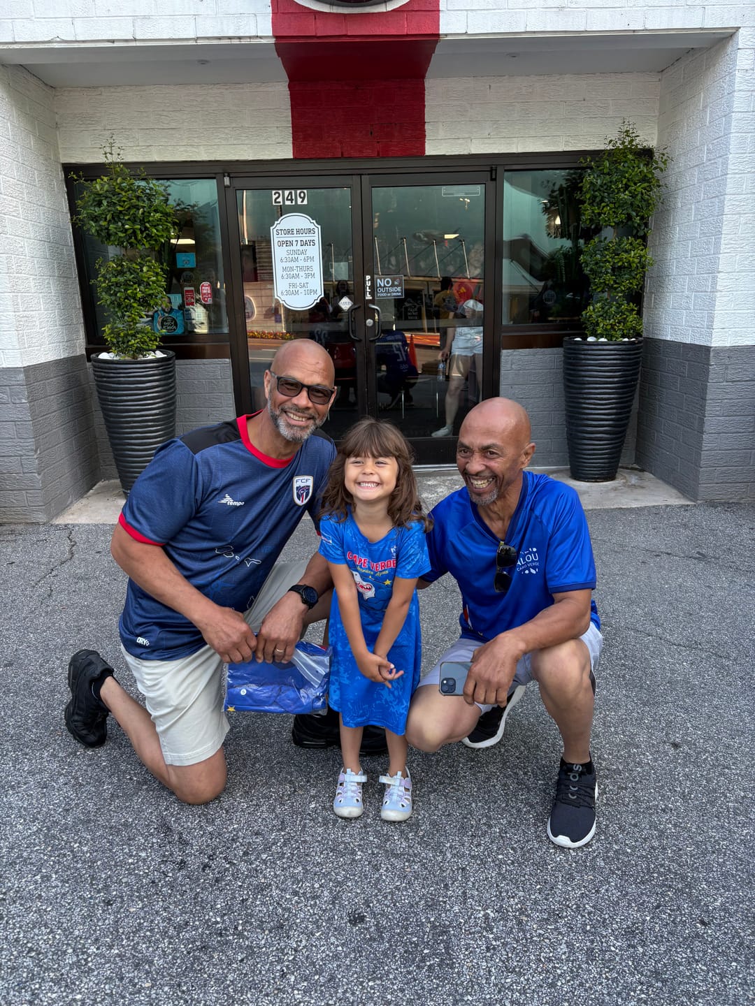 Customer photo review of Custom Cabo Verde Football Kid Short Sleeve Dress Go Tubaroes Azuis LT15