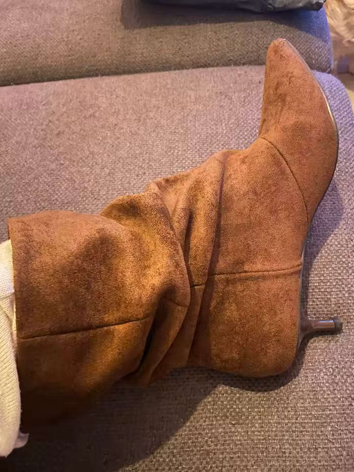 Customer photo review of Sacha - Bottines Femme Daim Plissé à Talon