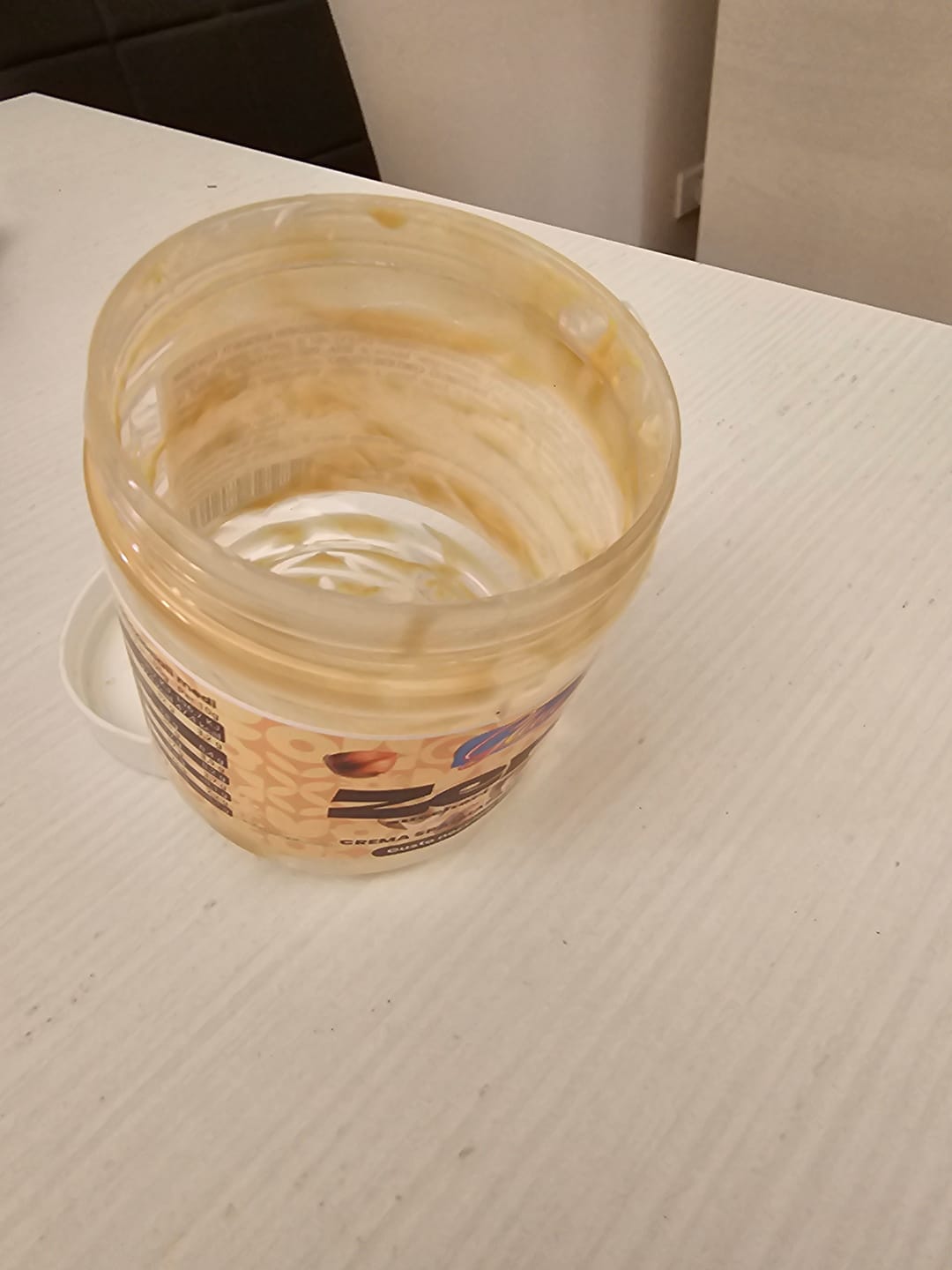 Customer photo review of Crema proteica gusto nocciola bianca