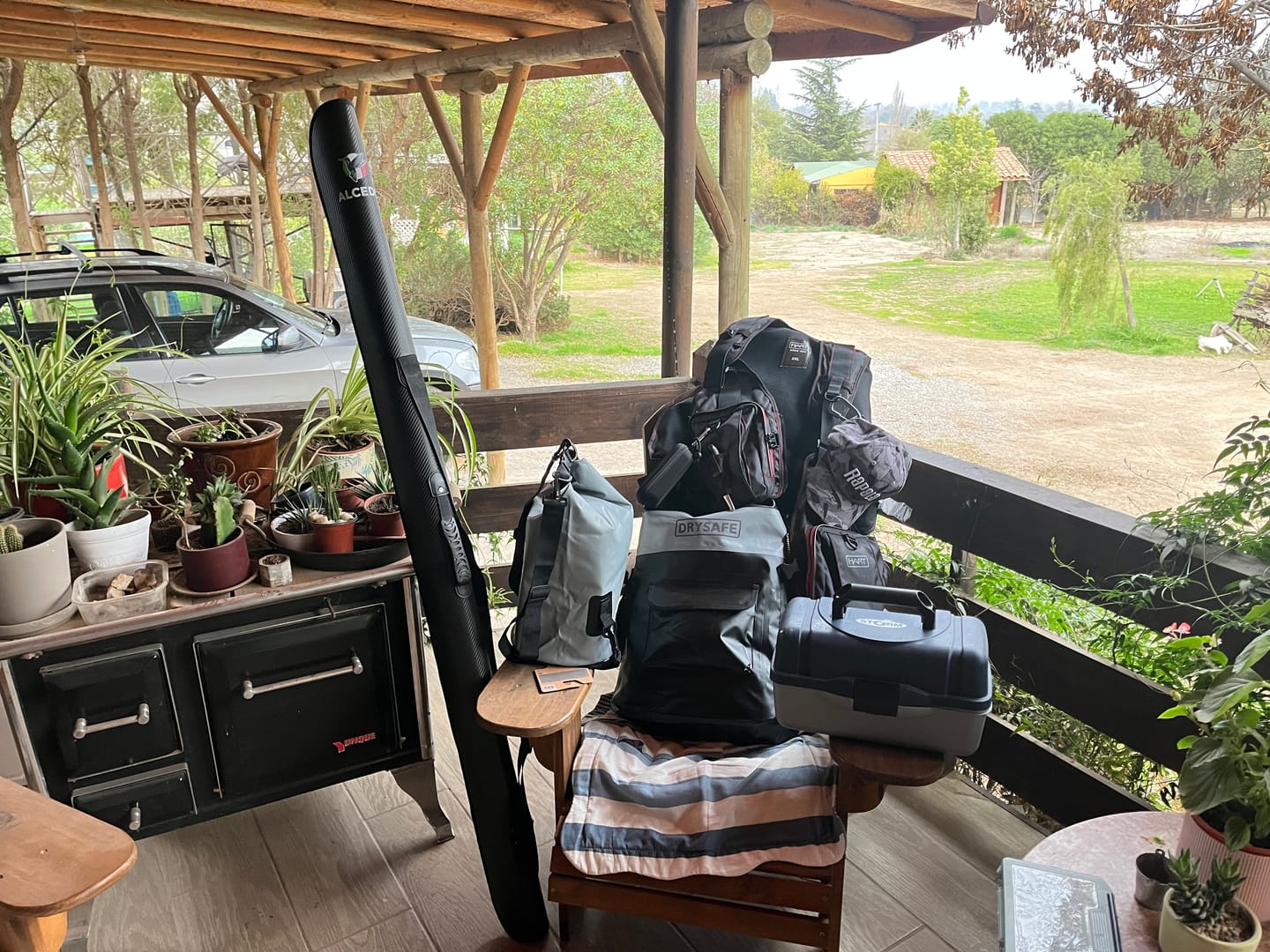 Customer photo review of Mochila Outdoor LAFKEN 40 Lts 100% Impermeable DRYSAFE Negra