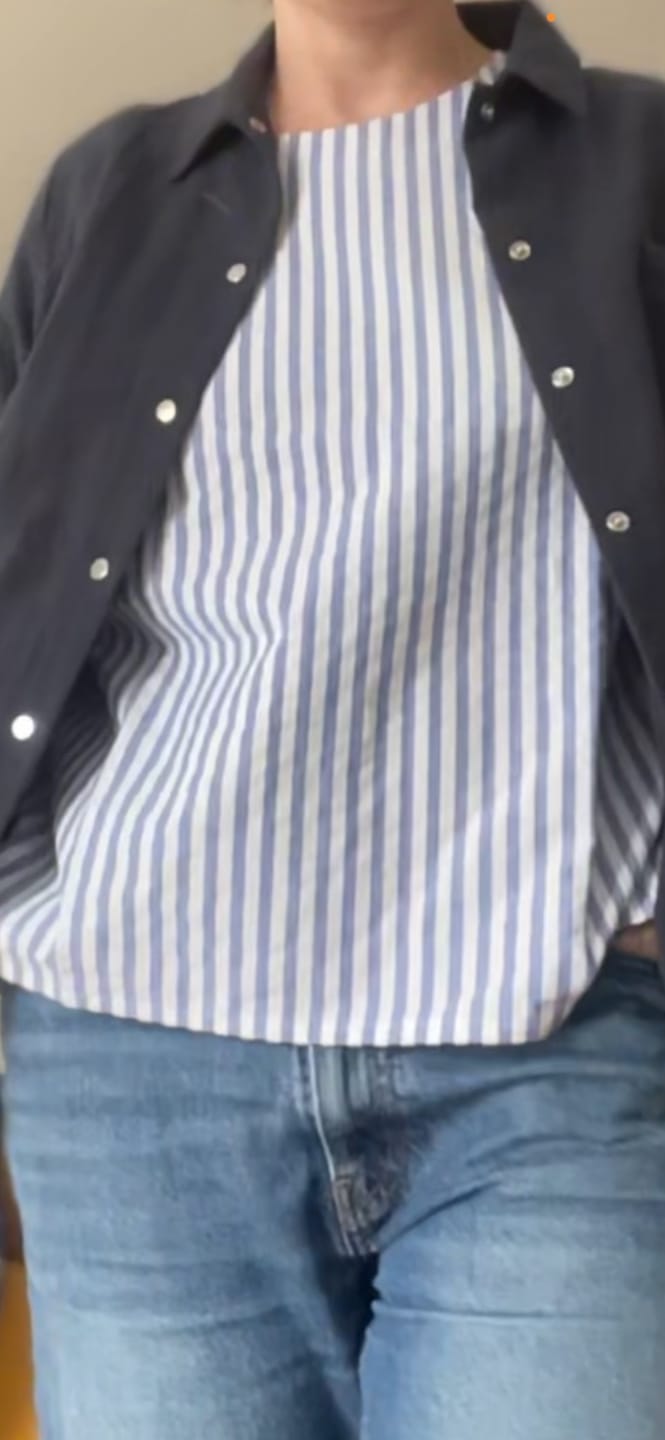 Customer photo review of Blouse Emeline seersucker de coton rayé océan – Made in France