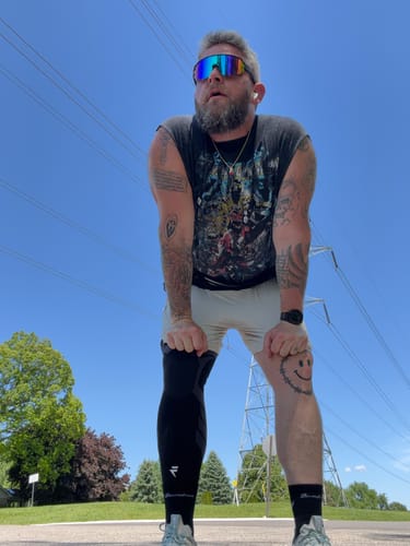 Customer photo review of Compression Sleeves V2 for Knees and Legs