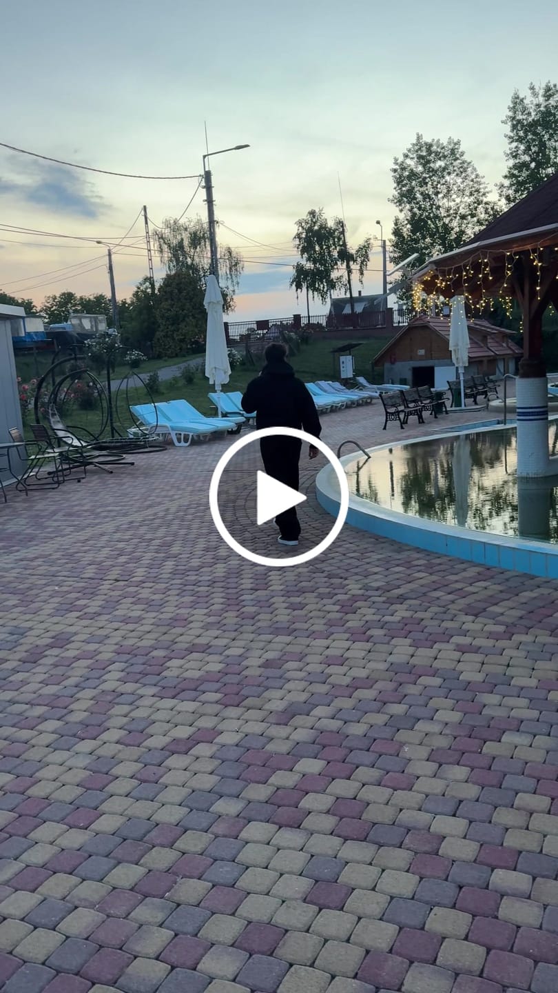 Customer video review of Cozy Hoodie "Black"