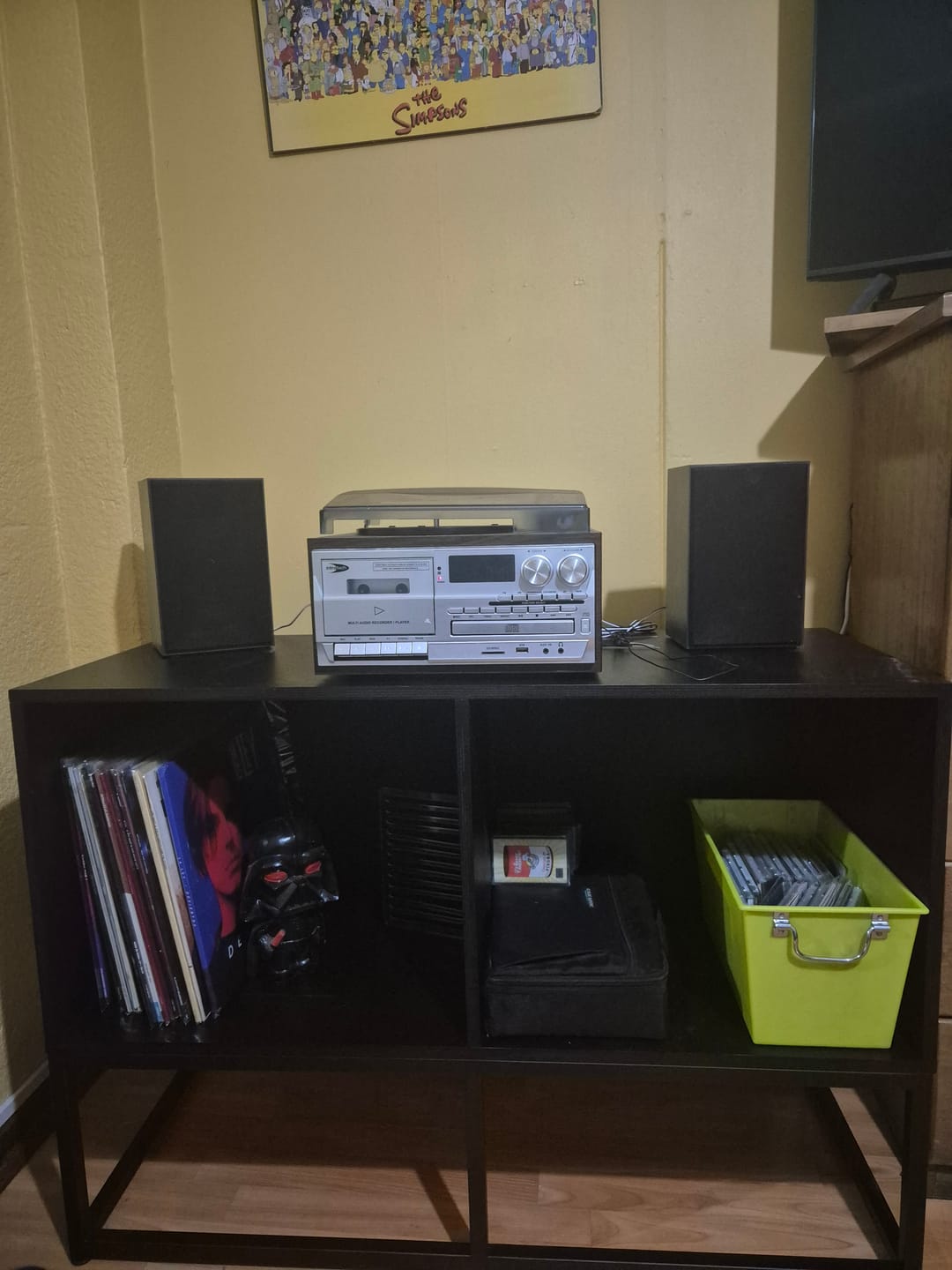 Customer photo review of Mueble para Vinilos Industrial Abedul BLACK — Kallfu.cl