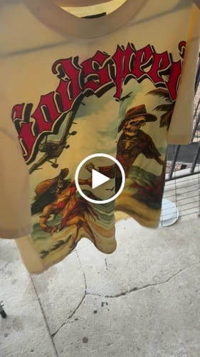Customer photo review of Skull Couple T-shirt