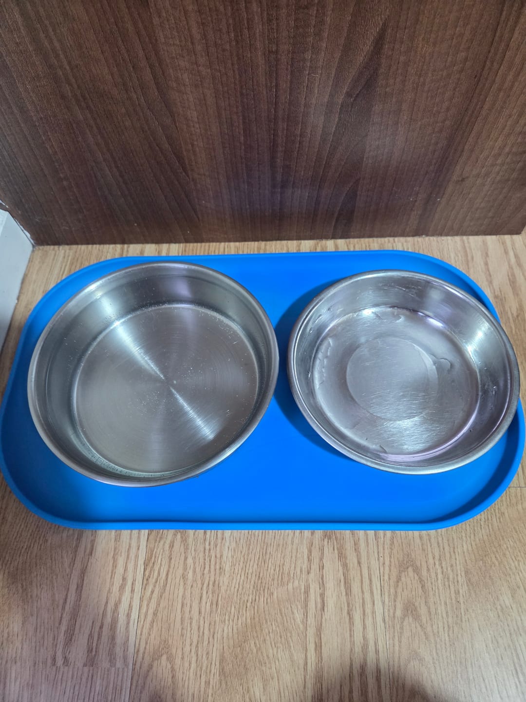 Customer photo review of Dog Bowl Non-Slip Protective Mat