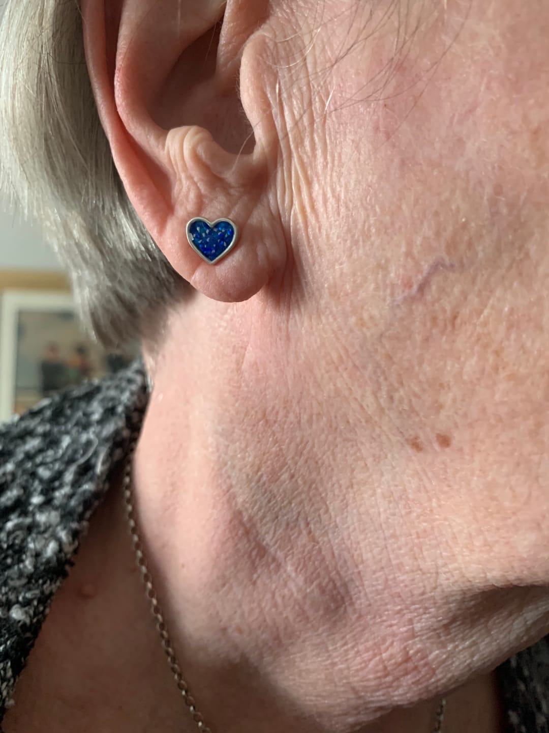 Customer photo review of Plain heart earrings