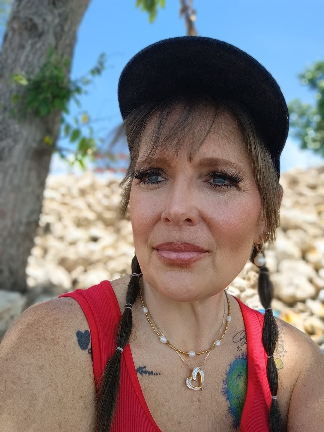 Customer photo review of Sunkissed Drifter Pearl Necklace