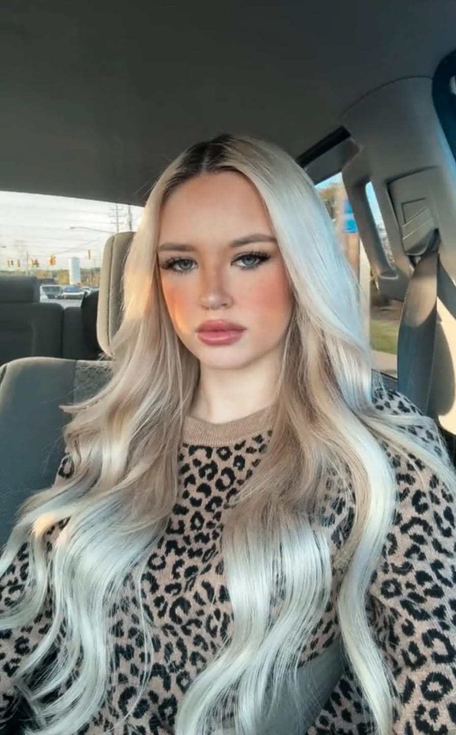 Customer photo review of Virgin Genius Weft Hair Extensions Platinum Blonde #1000