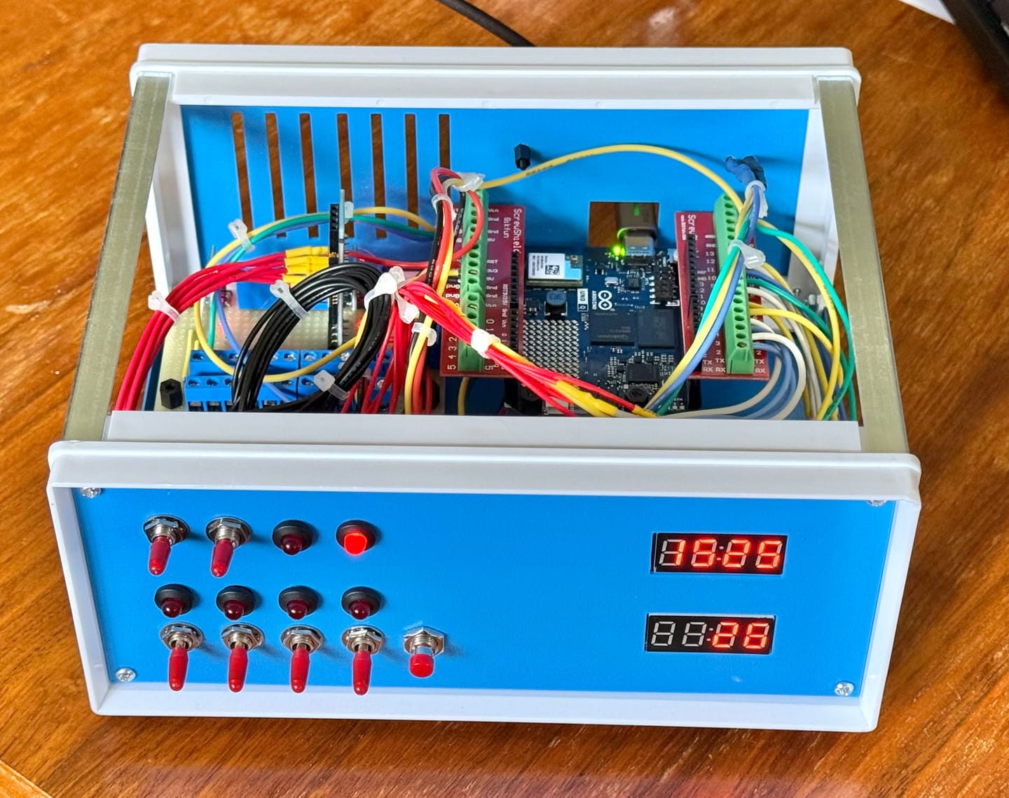 Customer photo review of Arduino® UNO™ Q 4GB