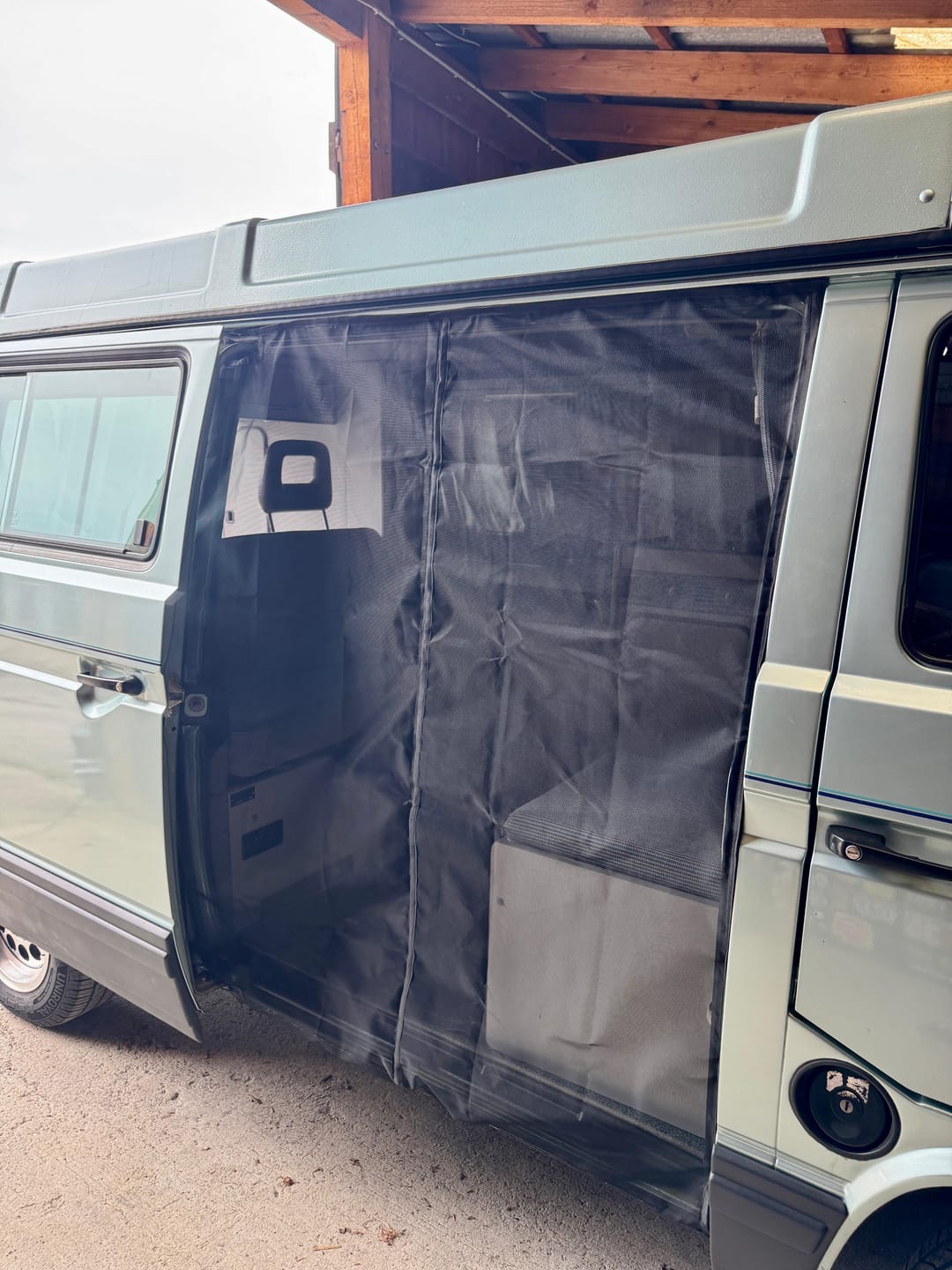 Customer photo review of Magnetic Mosquito Screen for VW T3 in BLACK