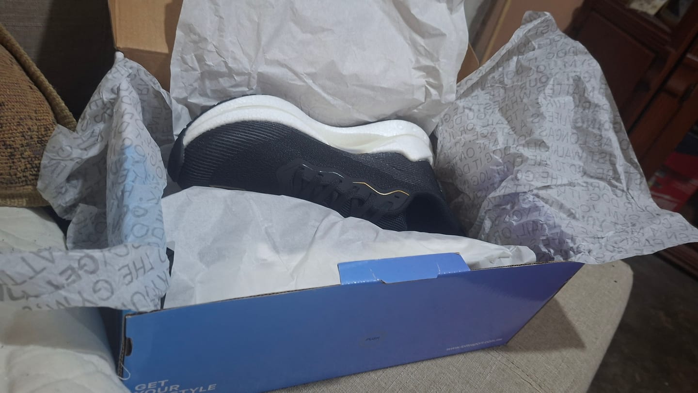 Customer photo review of Tenis Italian Men